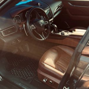 اجاره مازراتی لوانته (Maserati Levante) در جزیره کیش